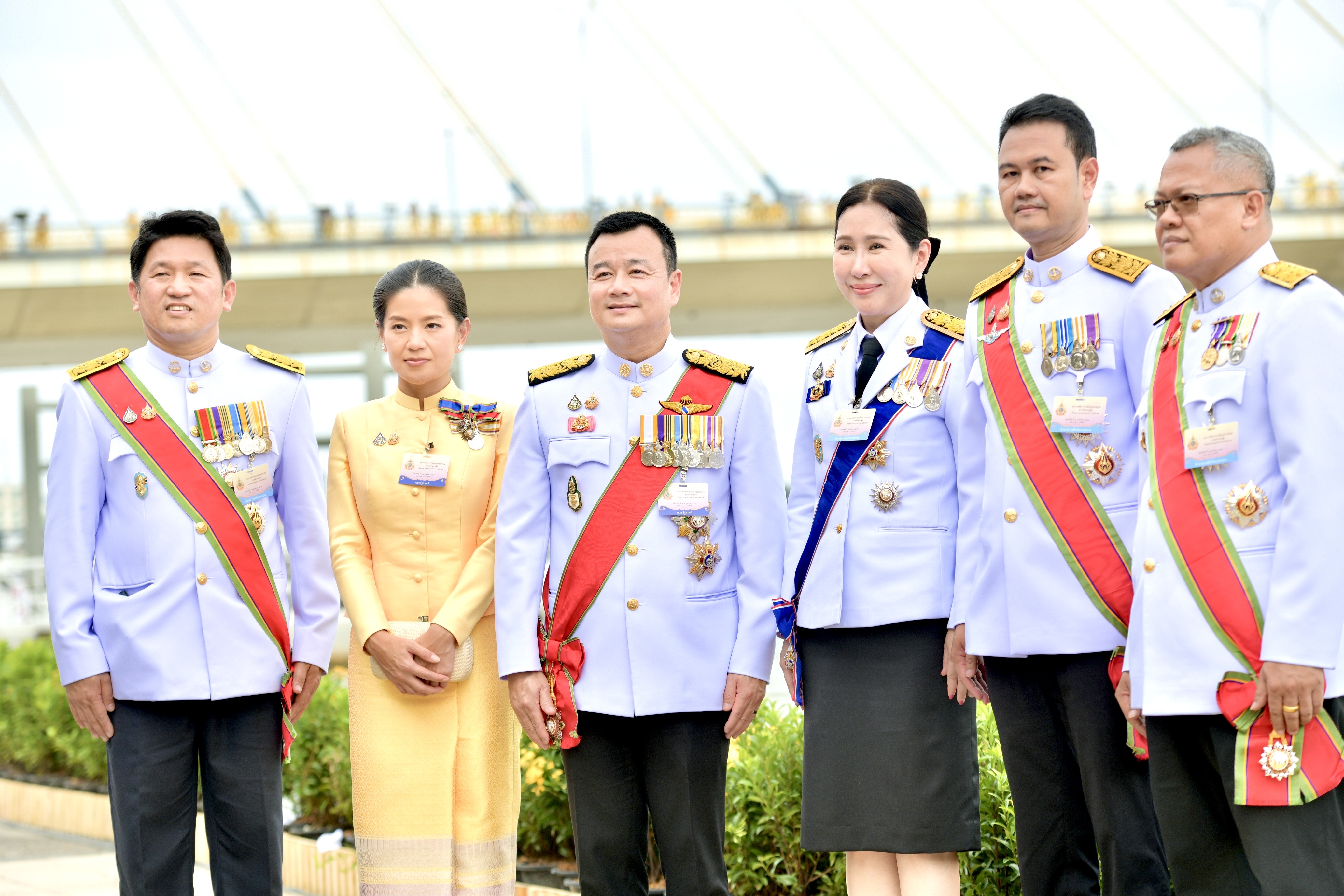 รมว.สรวงศ์ พร้อมคณะผู้บริหารกระทรวงการท่องเที่ยวและกีฬา เฝ้ารับเสด็จฯ ในหลวง พระราชินี เสด็จฯ ถวายผ้าพระกฐินโดยขบวนพยุหยาตราทางชลมารค ณ สวนหลวงพระราม 8