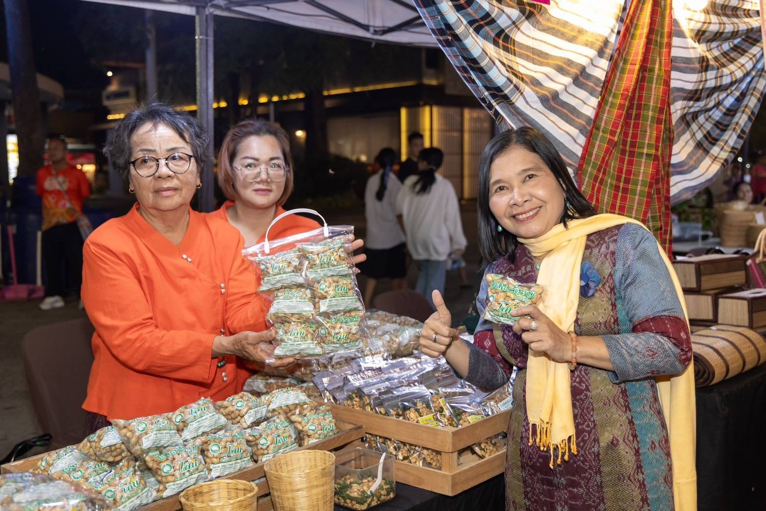 รองปลัดกระทรวงการท่องเที่ยวและกีฬา เปิดนิทรรศการ 