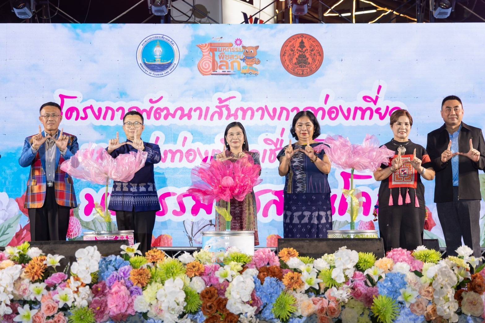 รองปลัดกระทรวงการท่องเที่ยวและกีฬา เปิดนิทรรศการ 
