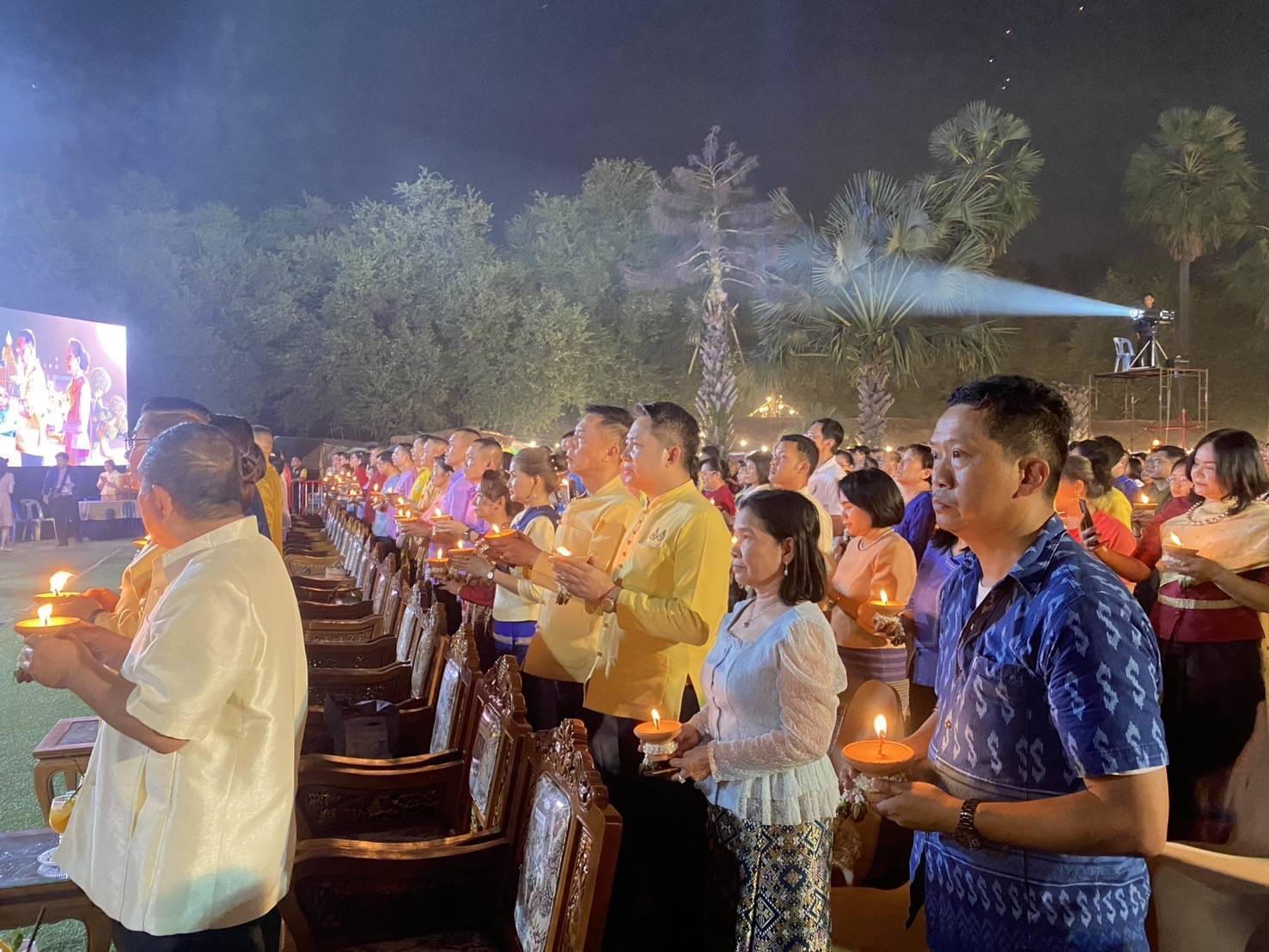 รองปลัดกระทรวงการท่องเที่ยวและกีฬา เข้าร่วมงานประเพณีลอยกระทง จังหวัดสุโขทัย