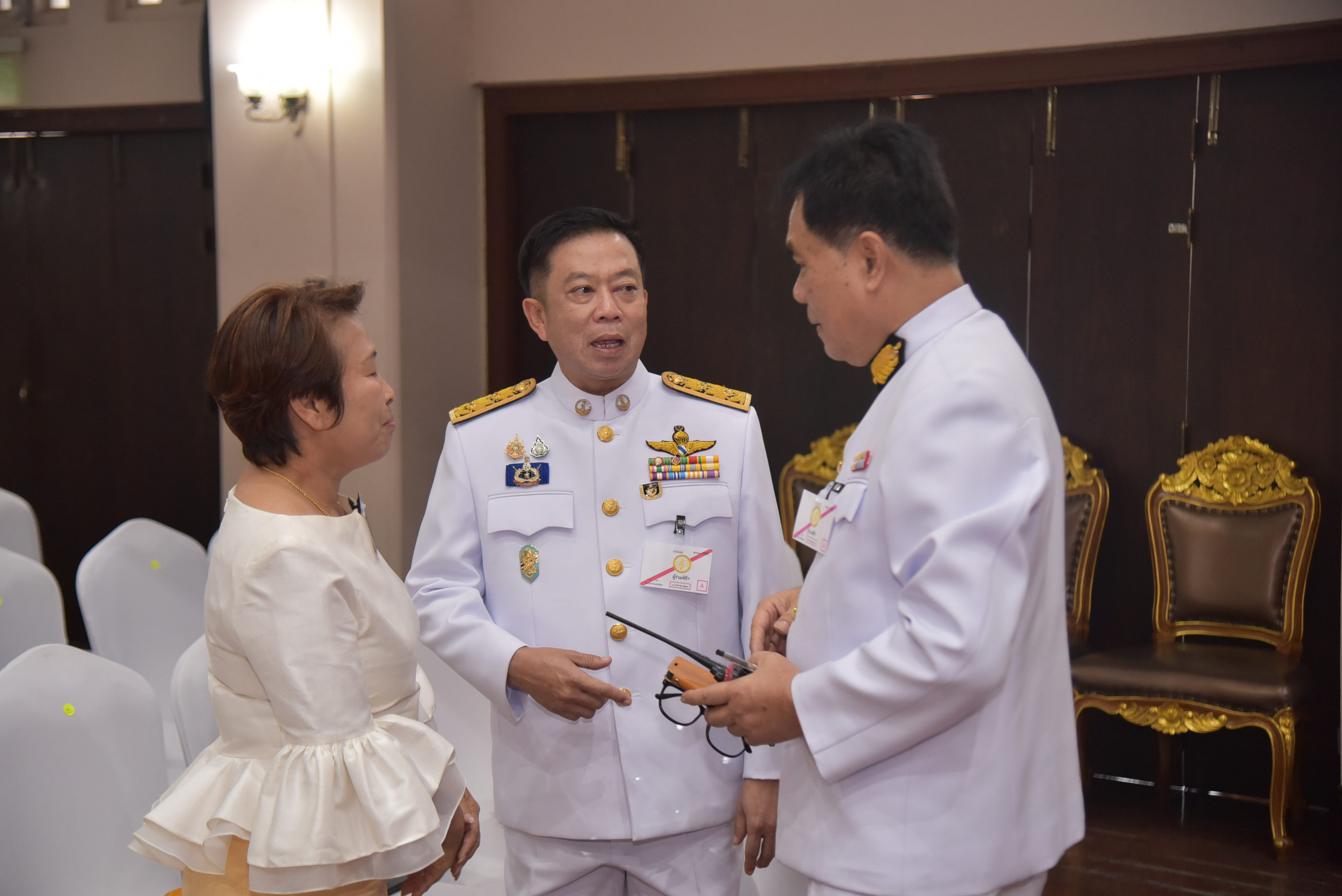 ผู้แทนกระทรวงการท่องเที่ยวและกีฬา รับโล่เกียรติคุณในงาน 
