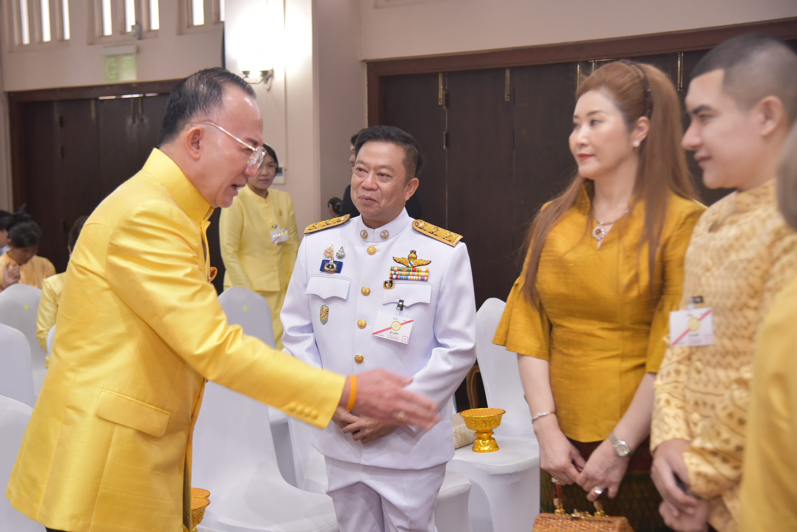 ผู้แทนกระทรวงการท่องเที่ยวและกีฬา รับโล่เกียรติคุณในงาน 