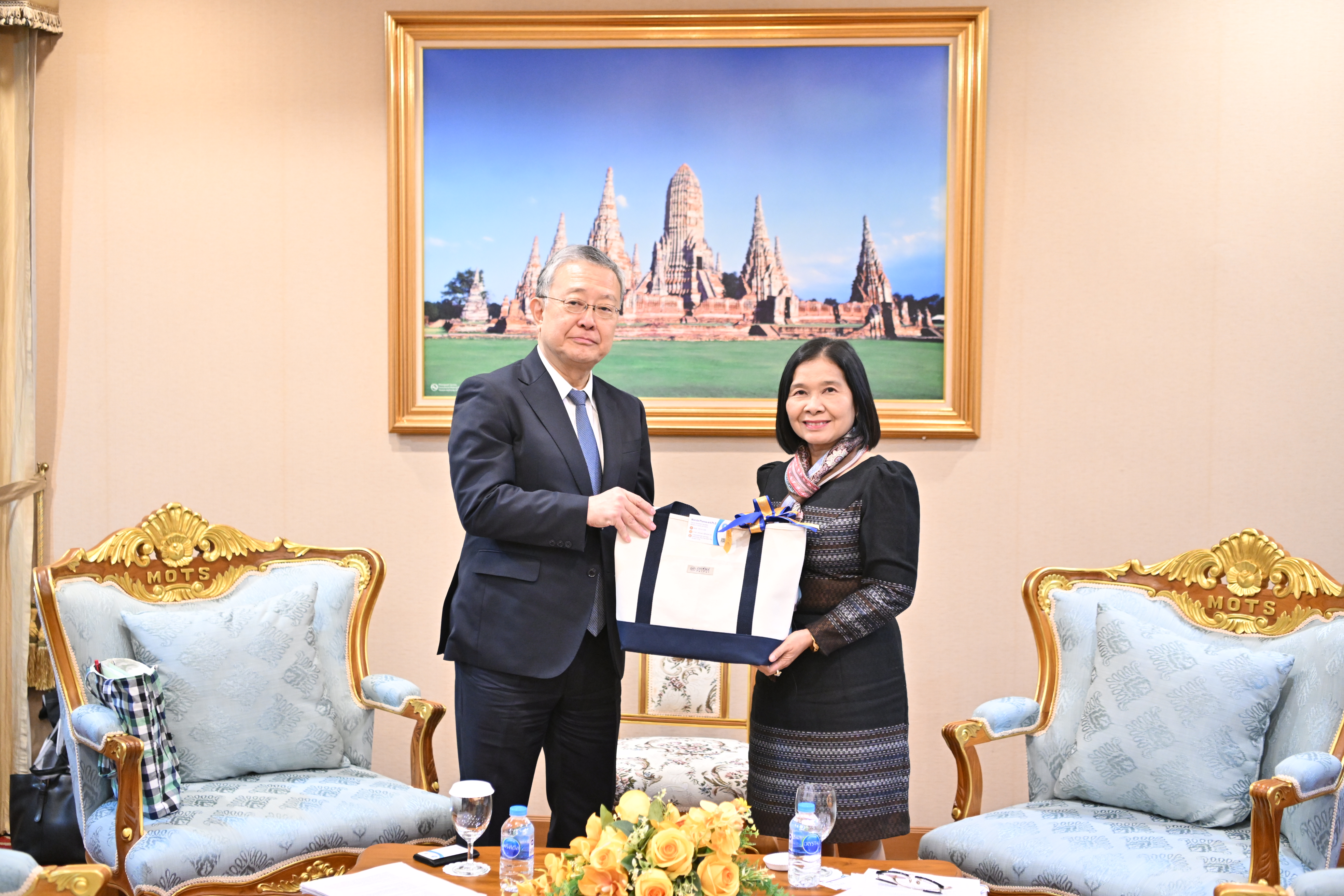 รองปลัดฯ วนิดา ต้อนรับนายโอคุดะ เทตสึยะ ประธานสถาบันวิจัย JTTRI – AIRO พร้อมสนับสนุนการจัดประชุมคณะทำงานวิชาการด้านการท่องเที่ยว ไทย – ญี่ปุ่น ครั้งที่ 4