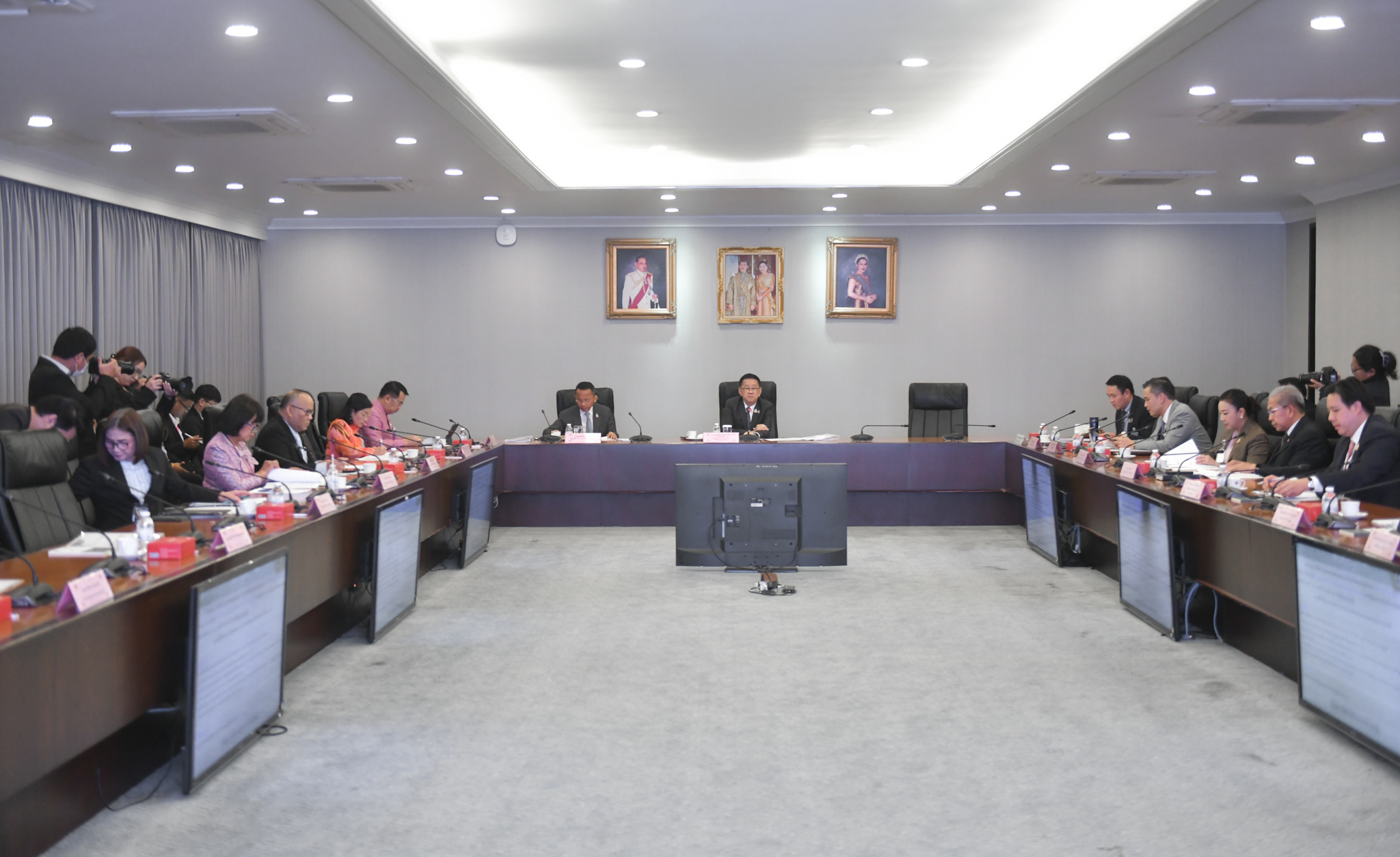 รองปลัดฯ ท่องเที่ยวและกีฬา เข้าร่วมประชุมบอร์ดเครื่องดื่มแอลกอฮอล์ฯ เห็นชอบผ่อนคลายกฎขายสุราในบางพื้นที่ หนุนการท่องเที่ยว