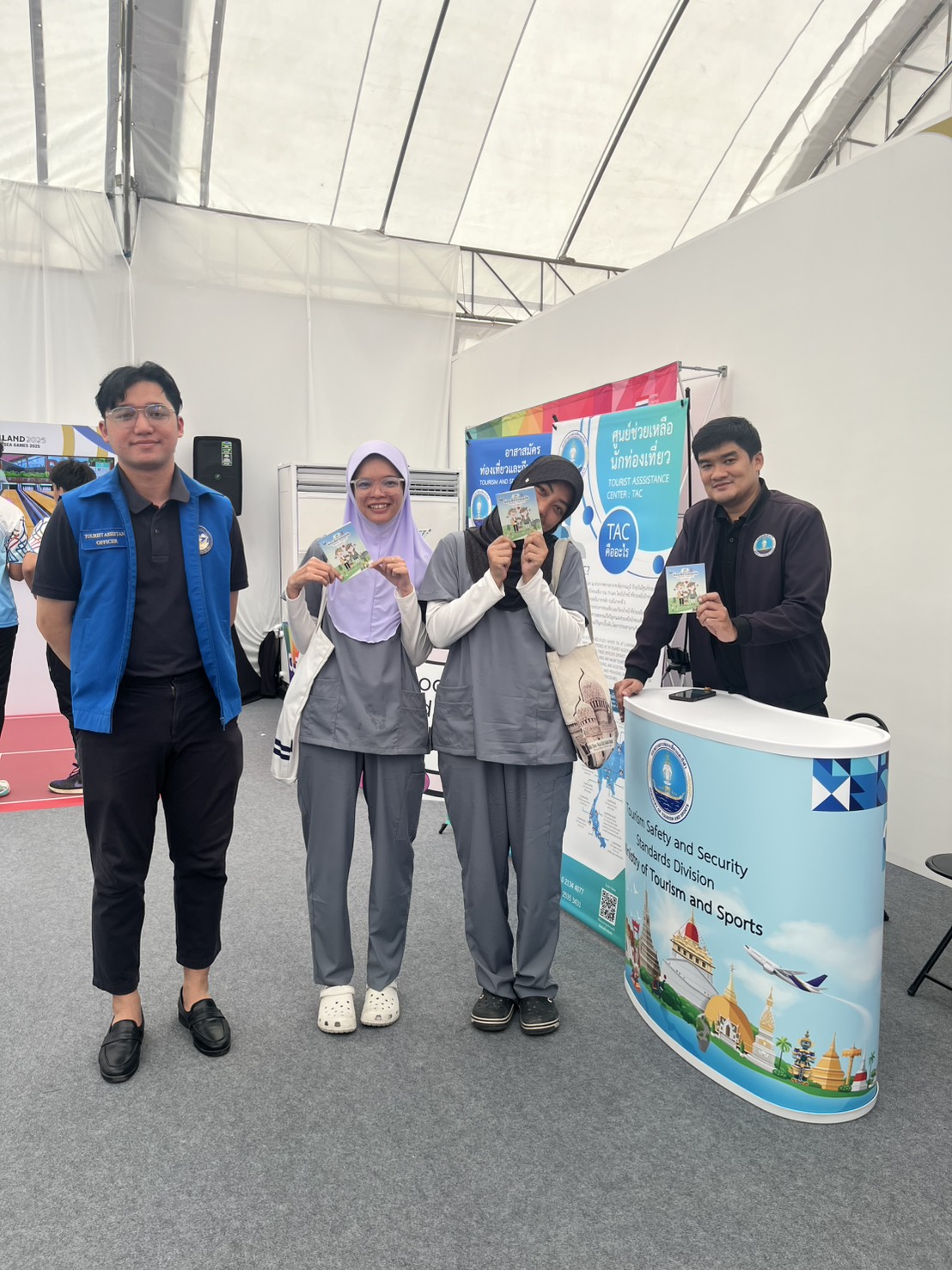 ผู้ช่วยปลัดฯ ท่องเที่ยวและกีฬา เยี่ยมชมบูธมาตรการความปลอดภัยซีเกมส์ ณ สนามศุภชลาศัย สร้างความเชื่อมั่นแก่ผู้เข้าร่วมการแข่งขัน