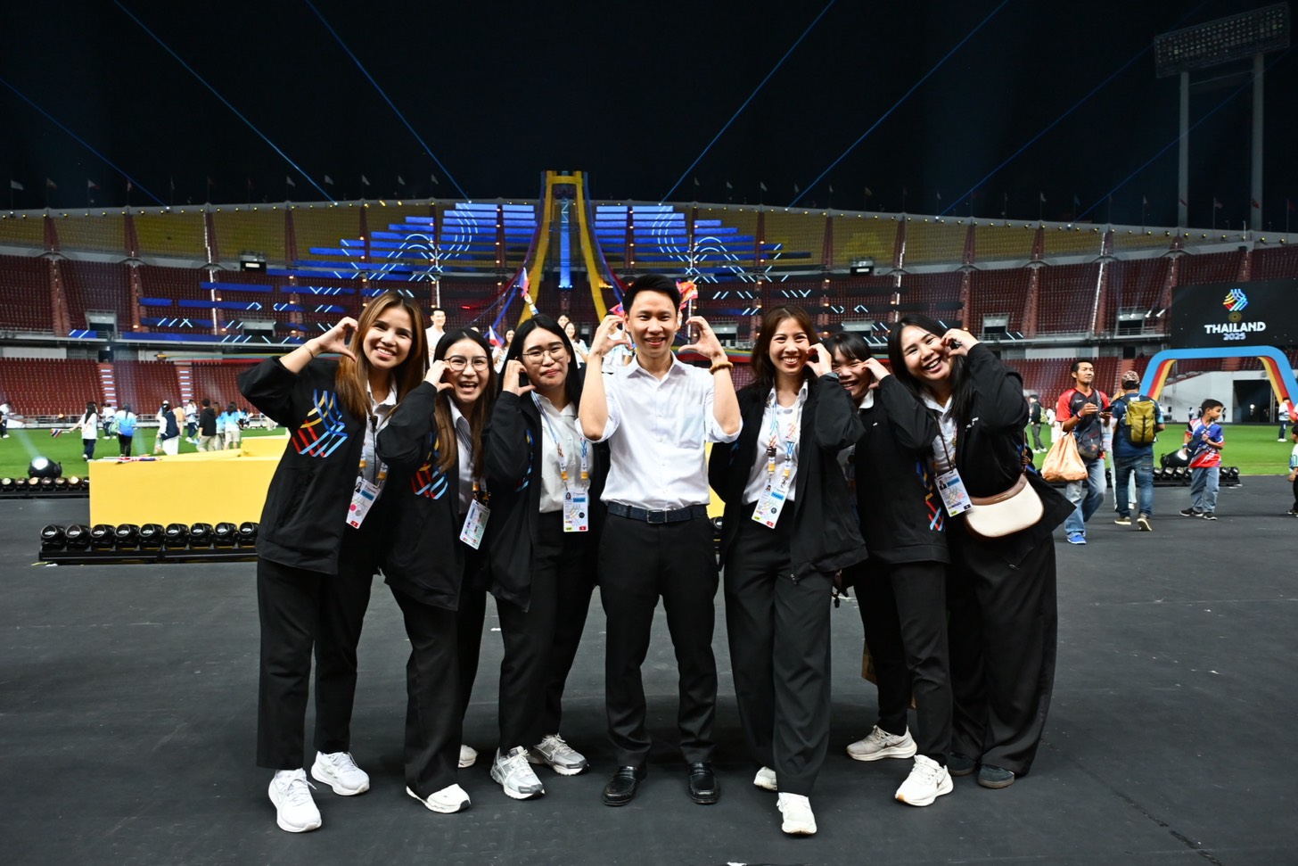 ไทยประกาศชัยชนะอย่างยิ่งใหญ่ ครองเจ้าเหรียญทองซีเกมส์ ครั้งที่ 33 พร้อมส่งมอบธงเจ้าภาพให้แก่มาเลเซีย