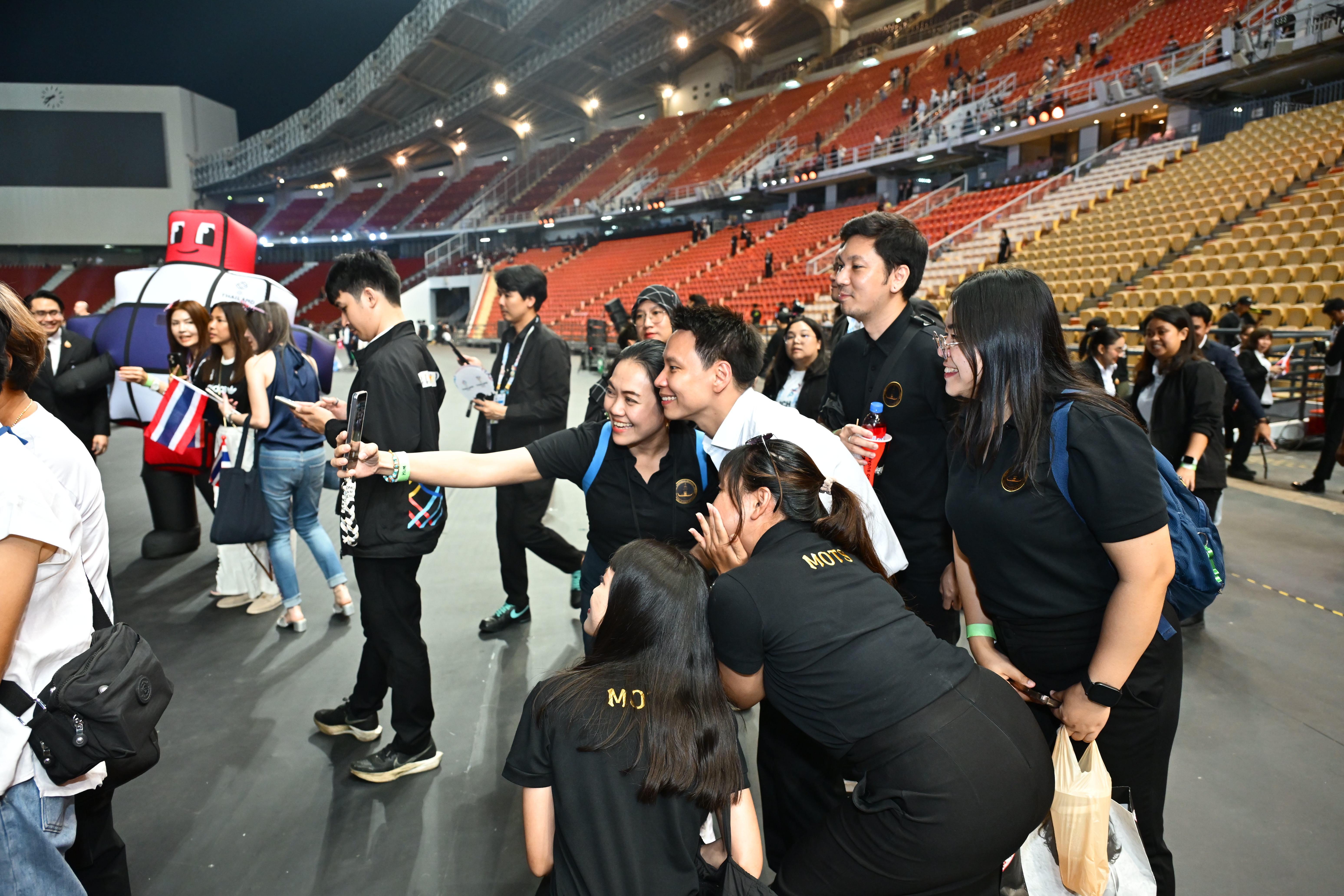 ไทยประกาศชัยชนะอย่างยิ่งใหญ่ ครองเจ้าเหรียญทองซีเกมส์ ครั้งที่ 33 พร้อมส่งมอบธงเจ้าภาพให้แก่มาเลเซีย