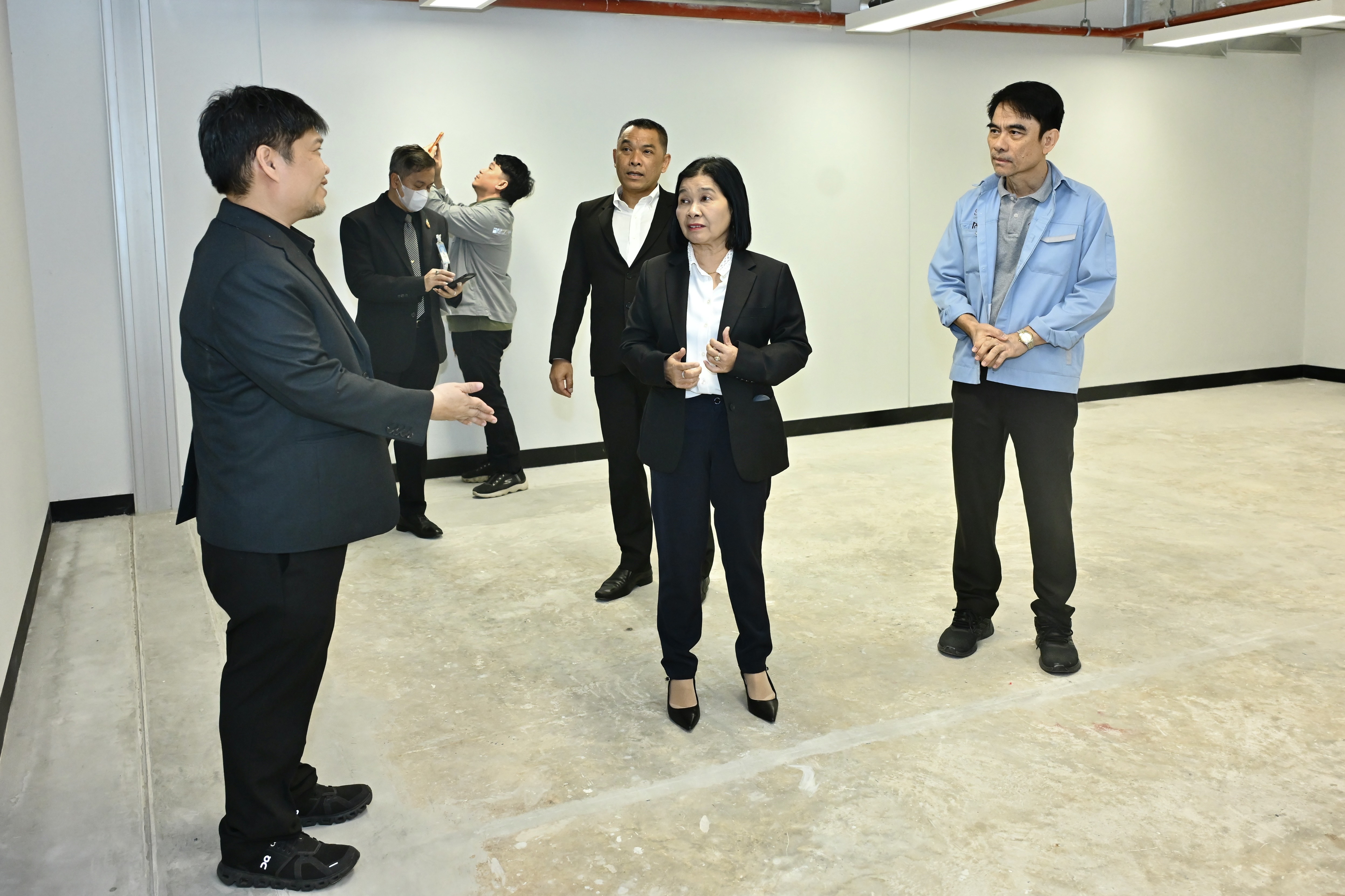 คณะผู้บริหารกระทรวงการท่องเที่ยวและกีฬา ลงพื้นที่ตรวจรับอาคารซี ศูนย์ราชการแจ้งวัฒนะ เตรียมความพร้อมย้ายสำนักงาน