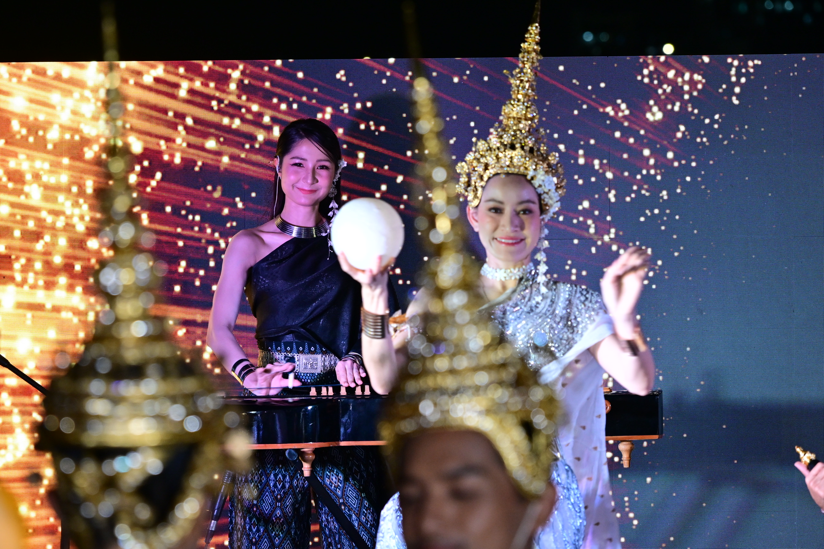 ปิดม่าน 