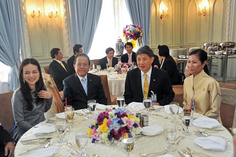 Minister of Tourism and Sports led the team of Thailand national football team winning the 