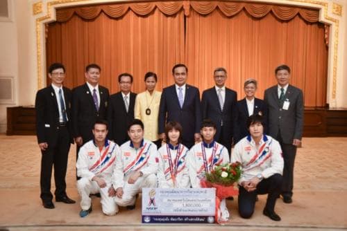 MOTS led the female football team and taekwondo to visit the PM