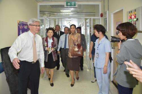 Minister of Tourism and Sports visited the foreign tourists who injured from the explosion at Ratchaprasong intersection 