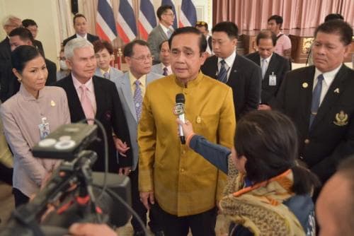 Minister of Tourism and Sports led the ASEAN Para Games athletes to receive the rewards from the PM